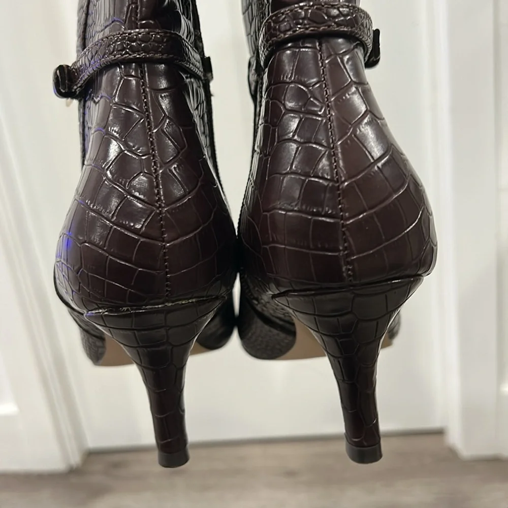 Charles by CD Arlie Croc Pointed Toe Boot - Picture 5 of 8